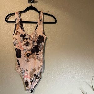 Charlotte Russe Women’s XS Floral Bodysuit